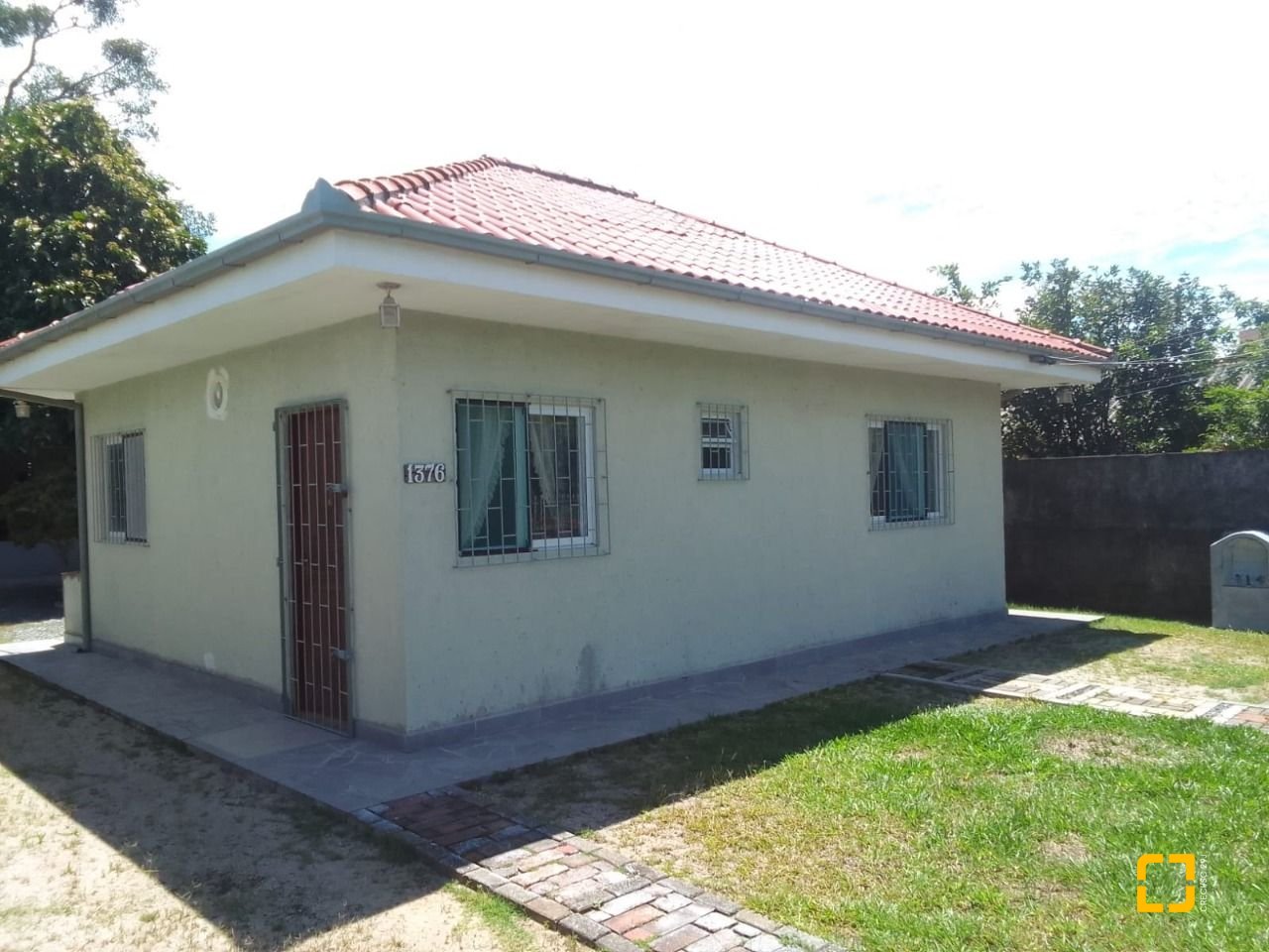 Casa com 125m², 3 quartos, 5 garagens, no bairro Tapera da Base em Florianópolis