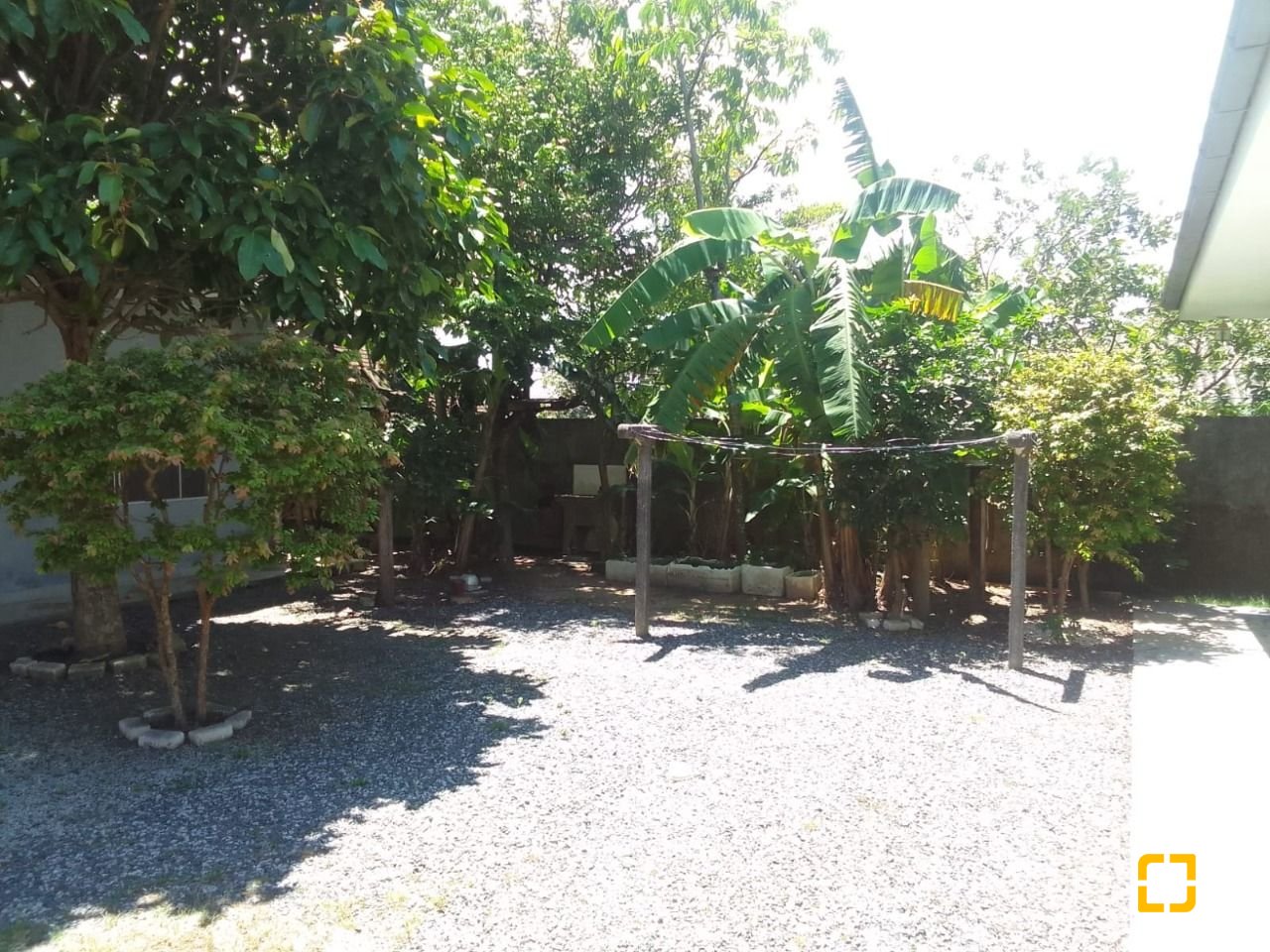 Casa com 125m², 3 quartos, 5 garagens, no bairro Tapera da Base em Florianópolis