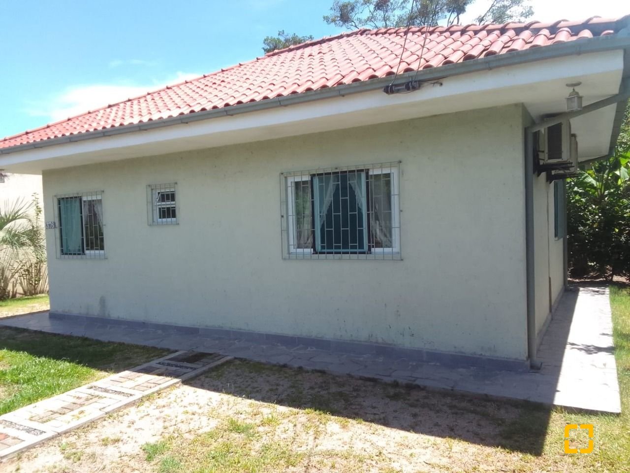 Casa com 125m², 3 quartos, 5 garagens, no bairro Tapera da Base em Florianópolis