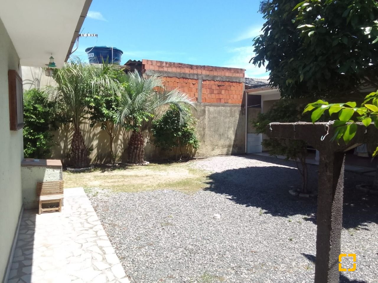Casa com 125m², 3 quartos, 5 garagens, no bairro Tapera da Base em Florianópolis