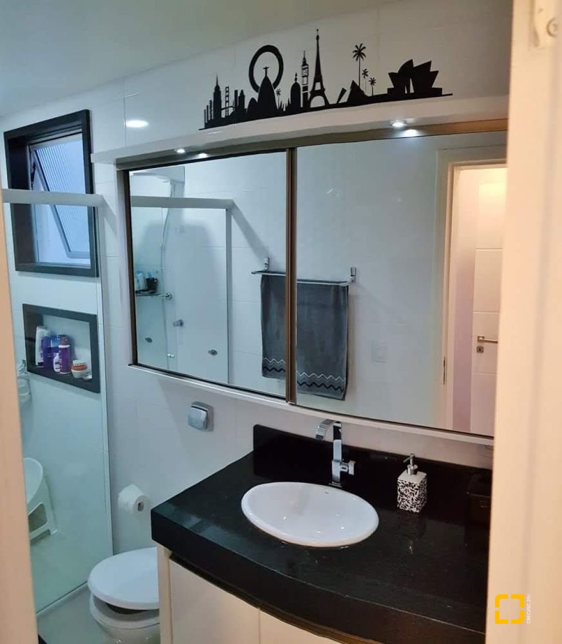 Apartamento com 66m², 3 quartos (sendo 1 suíte), 1 garagem, no bairro Canasvieiras em Florianópolis