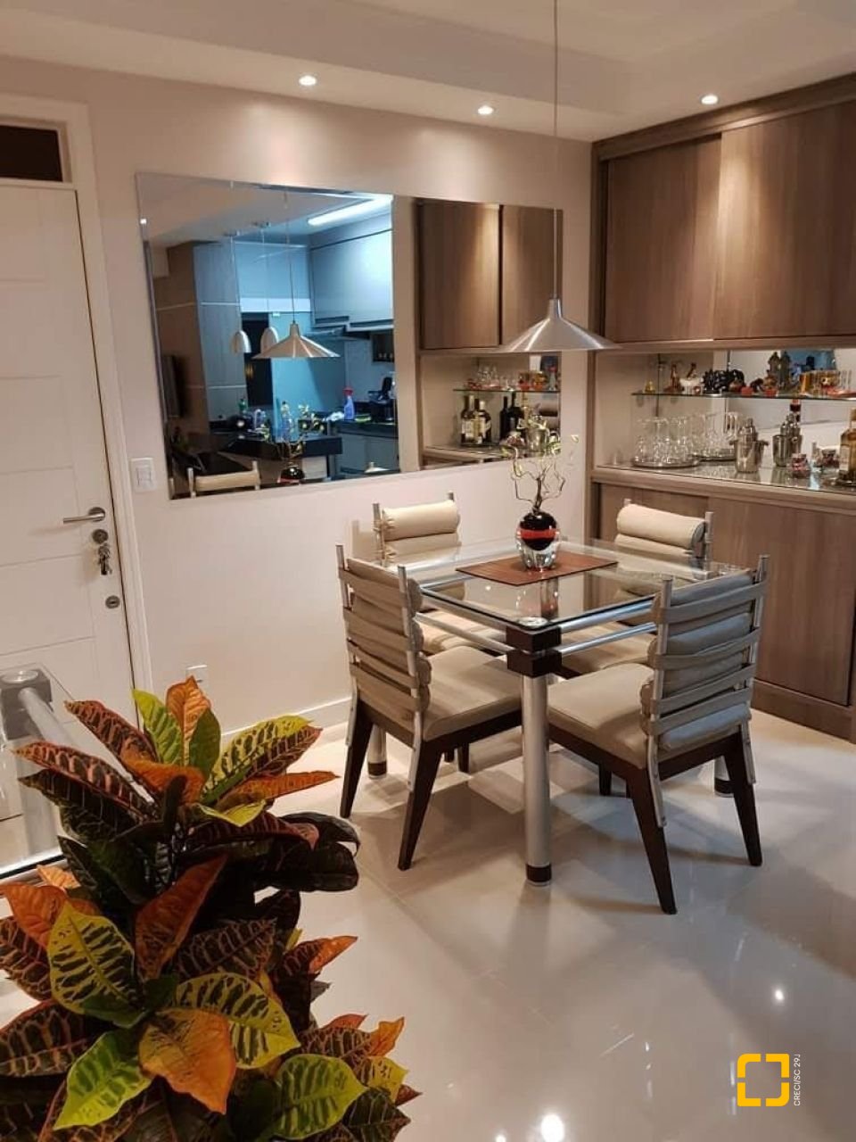 Apartamento com 66m², 3 quartos (sendo 1 suíte), 1 garagem, no bairro Canasvieiras em Florianópolis