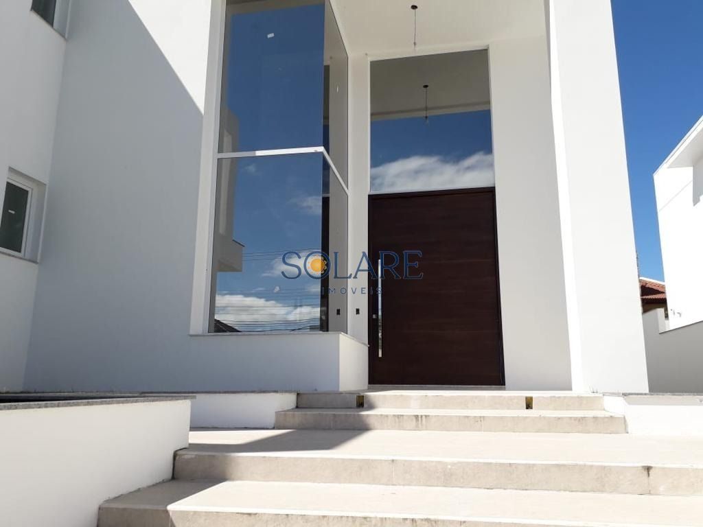 Casa com 520m², 8 quartos (sendo 4 suítes), 2 garagens, no bairro Jurerê Internacional em Florianópolis