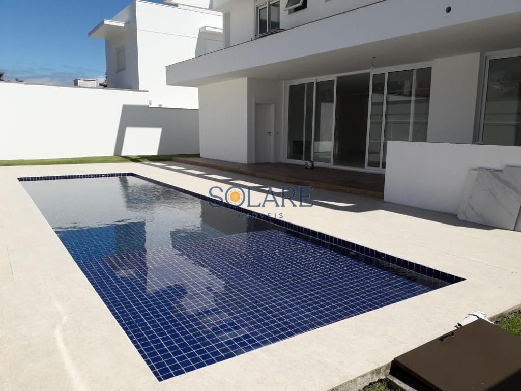 Casa com 520m², 8 quartos (sendo 4 suítes), 2 garagens, no bairro Jurerê Internacional em Florianópolis