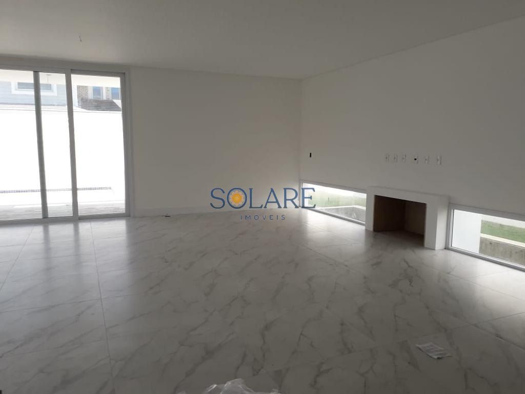 Casa com 520m², 8 quartos (sendo 4 suítes), 2 garagens, no bairro Jurerê Internacional em Florianópolis