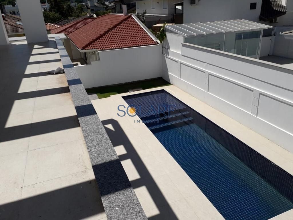 Casa com 520m², 8 quartos (sendo 4 suítes), 2 garagens, no bairro Jurerê Internacional em Florianópolis