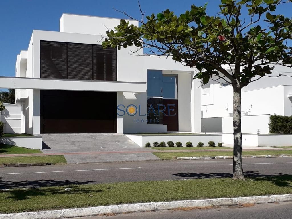 Casa com 520m², 8 quartos (sendo 4 suítes), 2 garagens, no bairro Jurerê Internacional em Florianópolis