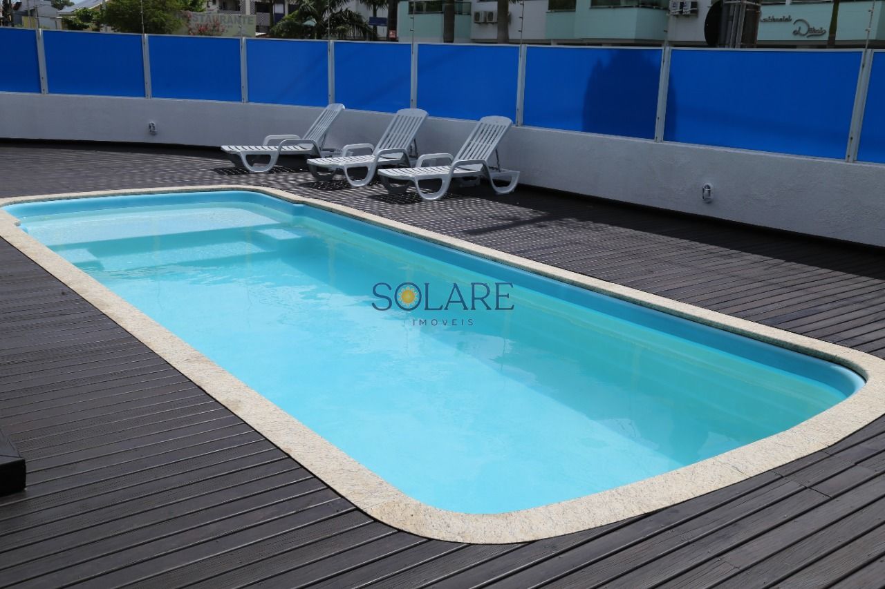 Cobertura com 225m², 5 quartos (sendo 2 suítes), 2 garagens, no bairro Ingleses do Rio Vermelho em Florianópolis