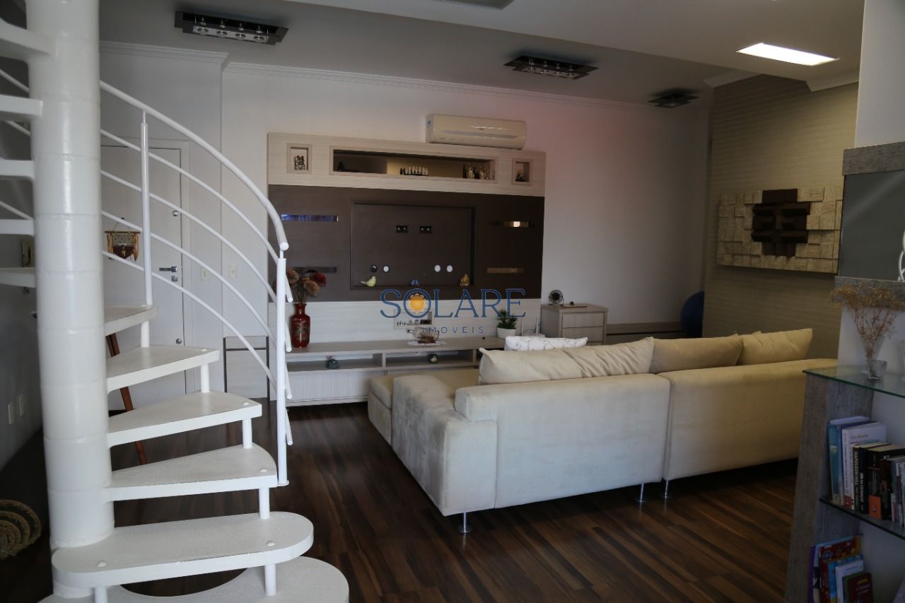 Cobertura com 225m², 5 quartos (sendo 2 suítes), 2 garagens, no bairro Ingleses do Rio Vermelho em Florianópolis