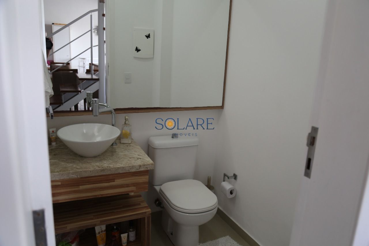 Cobertura com 225m², 5 quartos (sendo 2 suítes), 2 garagens, no bairro Ingleses do Rio Vermelho em Florianópolis