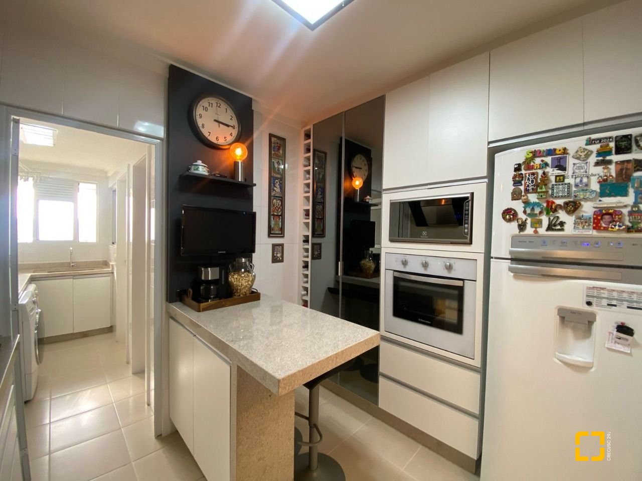Apartamento com 109m², 4 quartos (sendo 1 suíte), 2 garagens, no bairro Estreito em Florianópolis