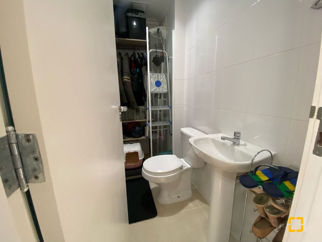 Apartamento com 109m², 4 quartos (sendo 1 suíte), 2 garagens, no bairro Estreito em Florianópolis