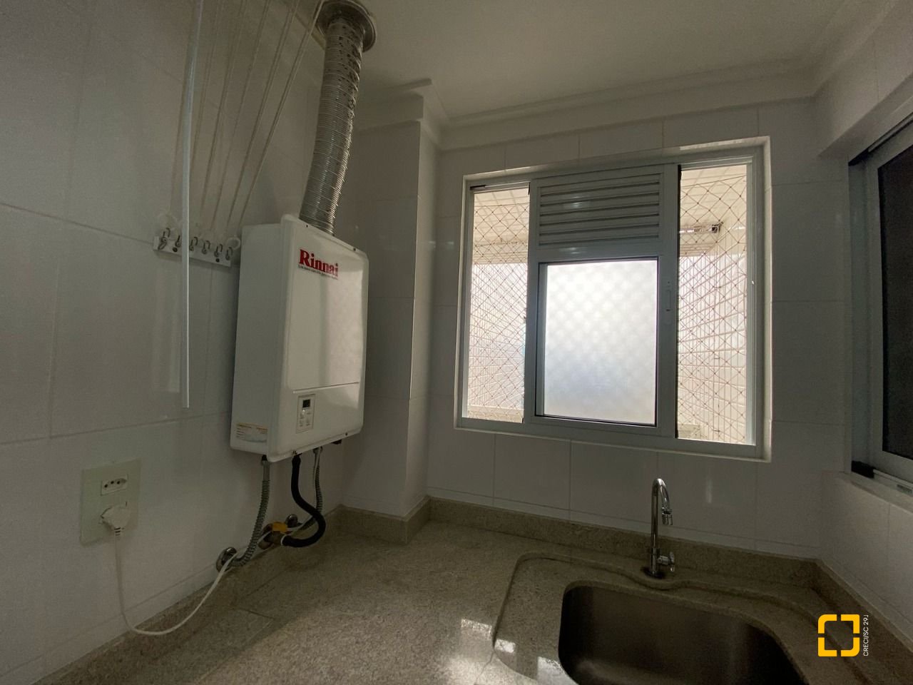 Apartamento com 109m², 4 quartos (sendo 1 suíte), 2 garagens, no bairro Estreito em Florianópolis