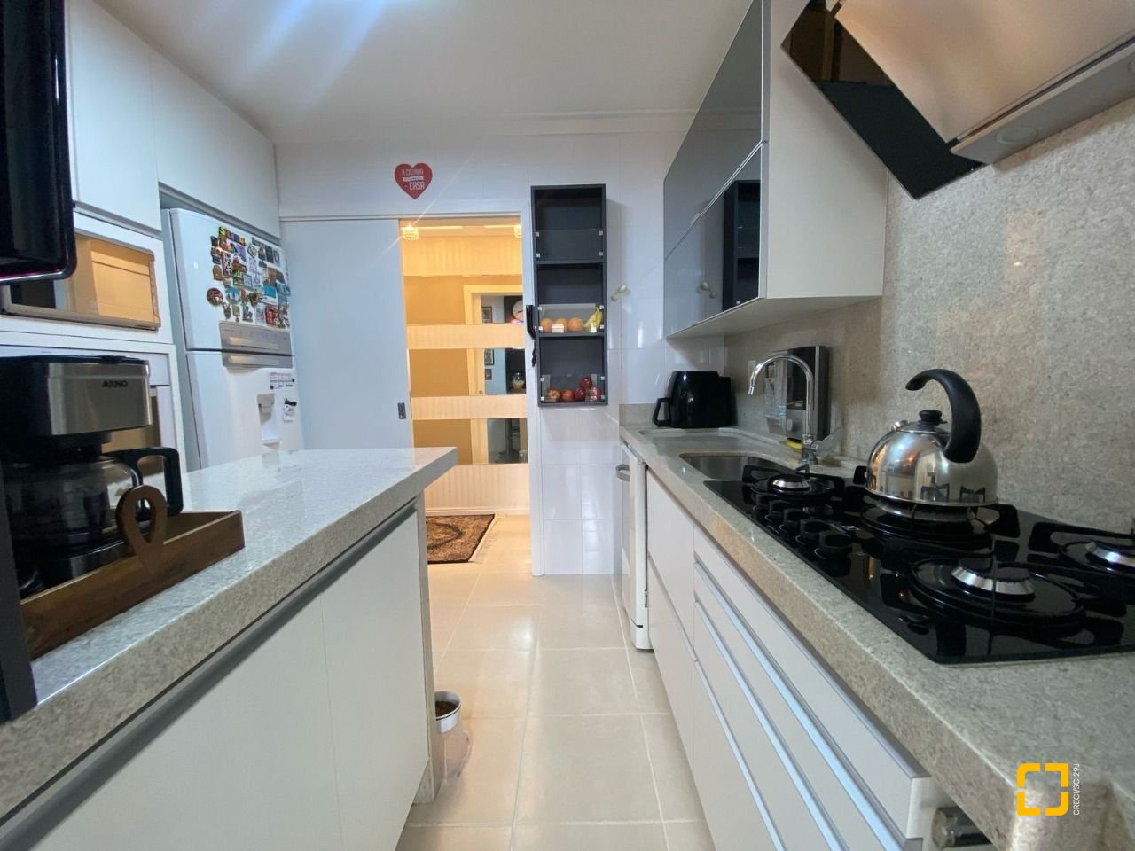 Apartamento com 109m², 4 quartos (sendo 1 suíte), 2 garagens, no bairro Estreito em Florianópolis