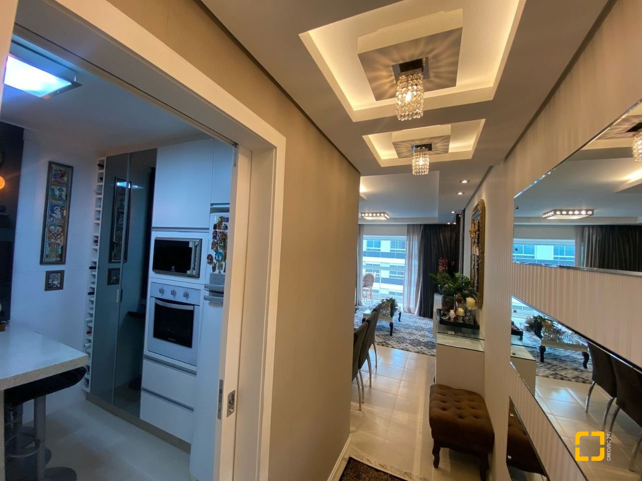 Apartamento com 109m², 4 quartos (sendo 1 suíte), 2 garagens, no bairro Estreito em Florianópolis