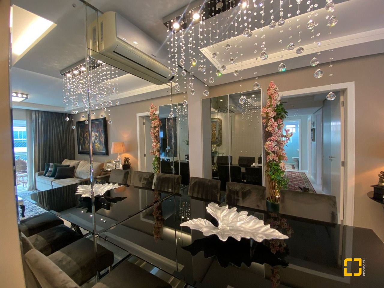 Apartamento com 109m², 4 quartos (sendo 1 suíte), 2 garagens, no bairro Estreito em Florianópolis