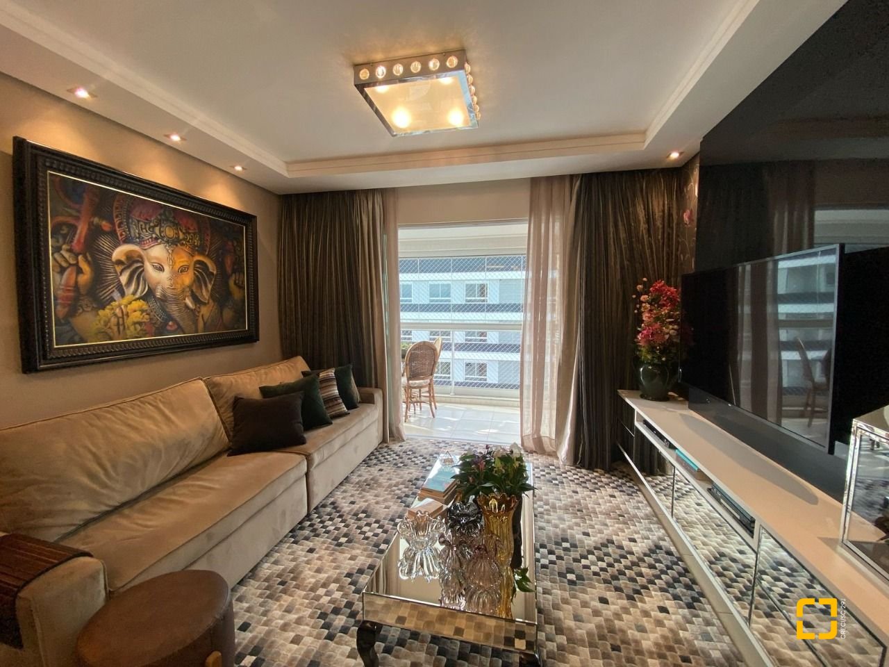 Apartamento com 109m², 4 quartos (sendo 1 suíte), 2 garagens, no bairro Estreito em Florianópolis