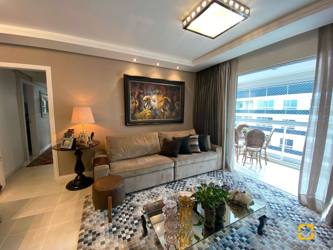 Apartamento com 109m², 4 quartos (sendo 1 suíte), 2 garagens, no bairro Estreito em Florianópolis