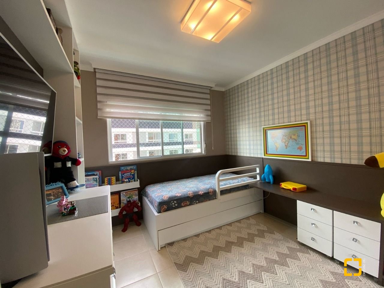 Apartamento com 109m², 4 quartos (sendo 1 suíte), 2 garagens, no bairro Estreito em Florianópolis