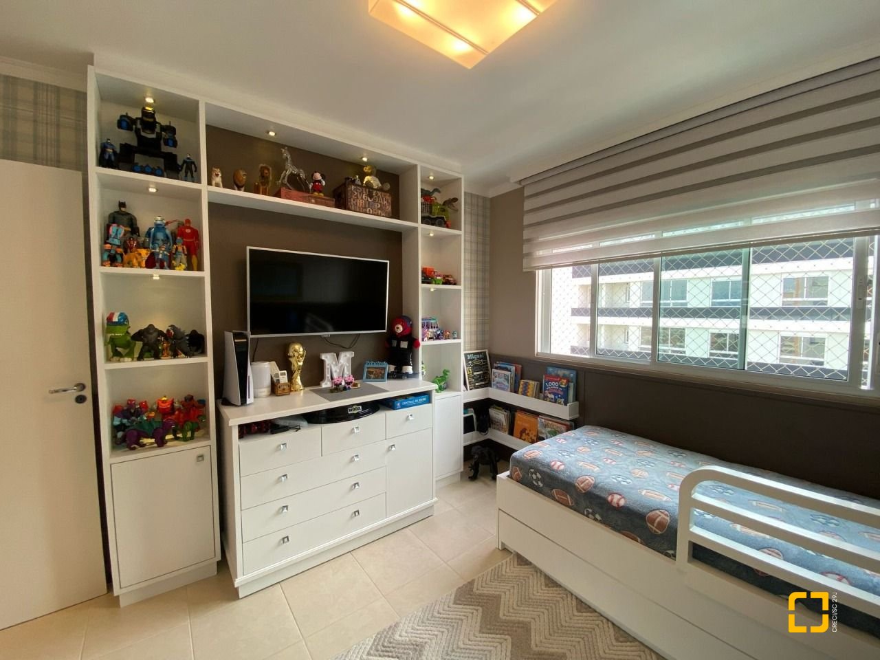 Apartamento com 109m², 4 quartos (sendo 1 suíte), 2 garagens, no bairro Estreito em Florianópolis