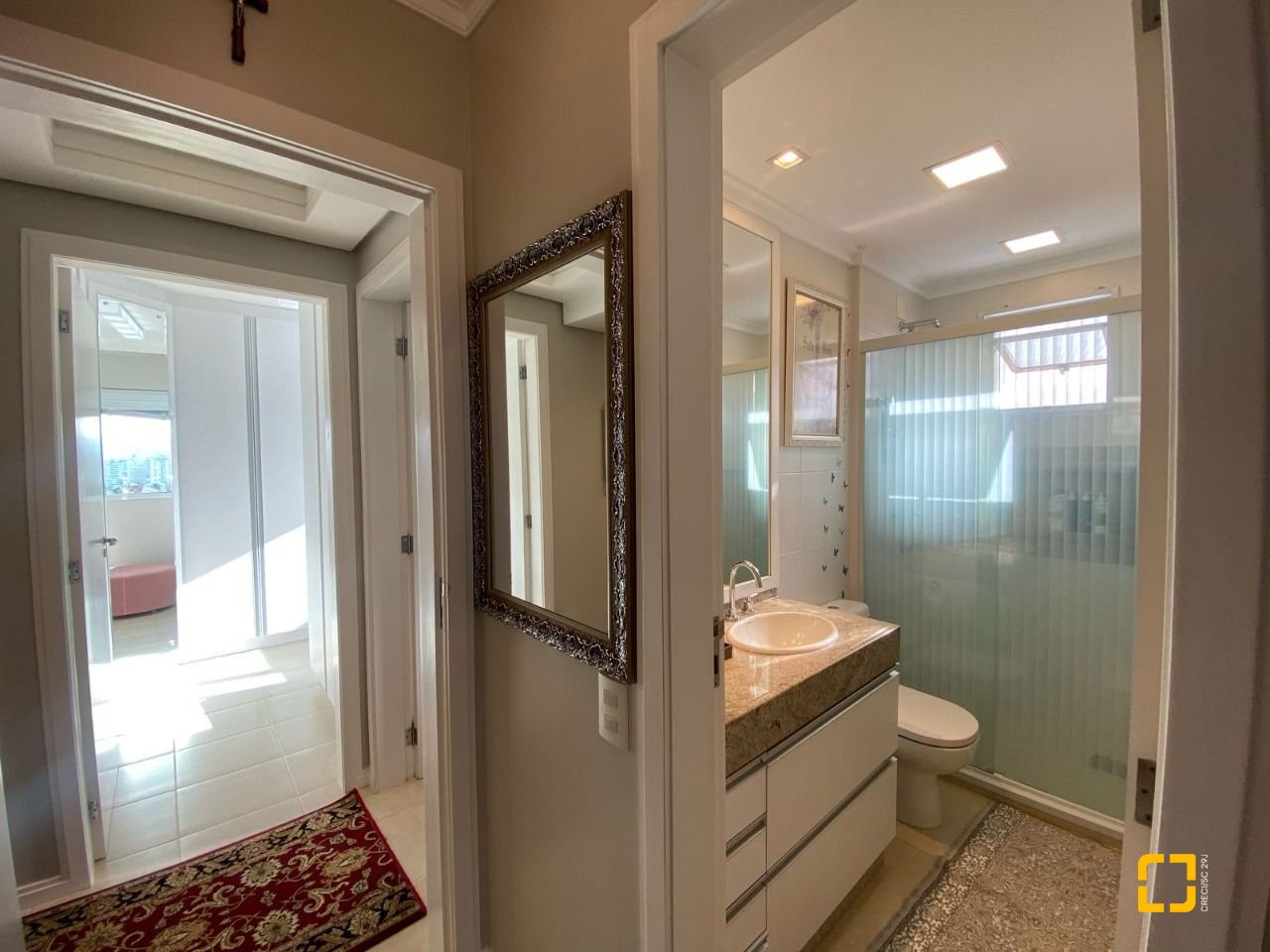 Apartamento com 109m², 4 quartos (sendo 1 suíte), 2 garagens, no bairro Estreito em Florianópolis