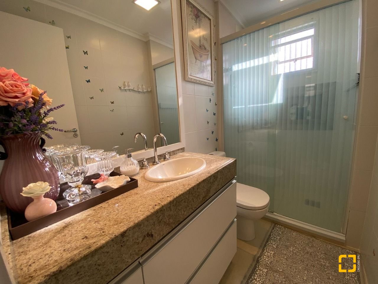Apartamento com 109m², 4 quartos (sendo 1 suíte), 2 garagens, no bairro Estreito em Florianópolis