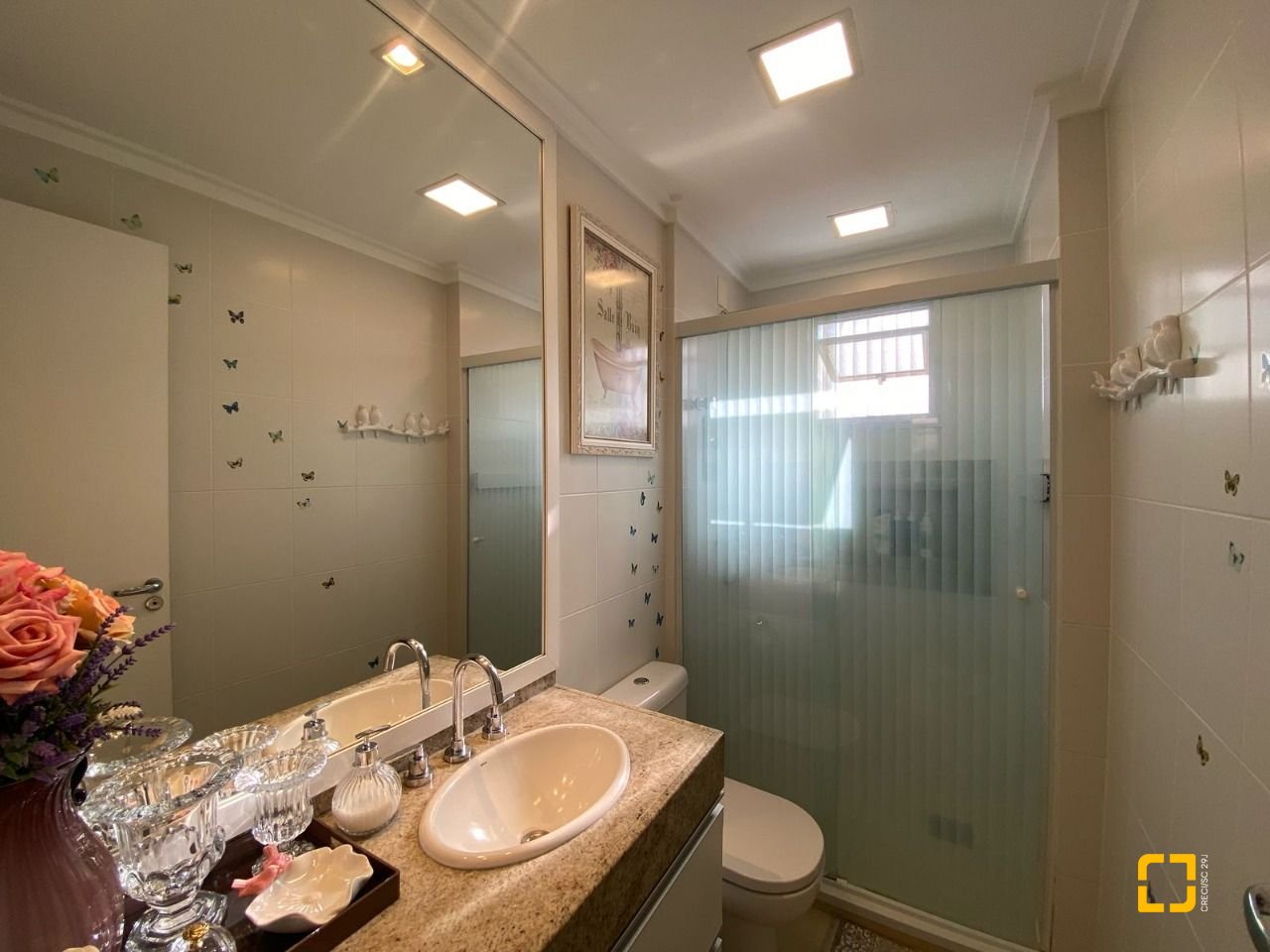 Apartamento com 109m², 4 quartos (sendo 1 suíte), 2 garagens, no bairro Estreito em Florianópolis