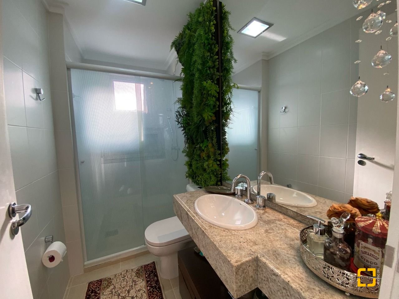 Apartamento com 109m², 4 quartos (sendo 1 suíte), 2 garagens, no bairro Estreito em Florianópolis