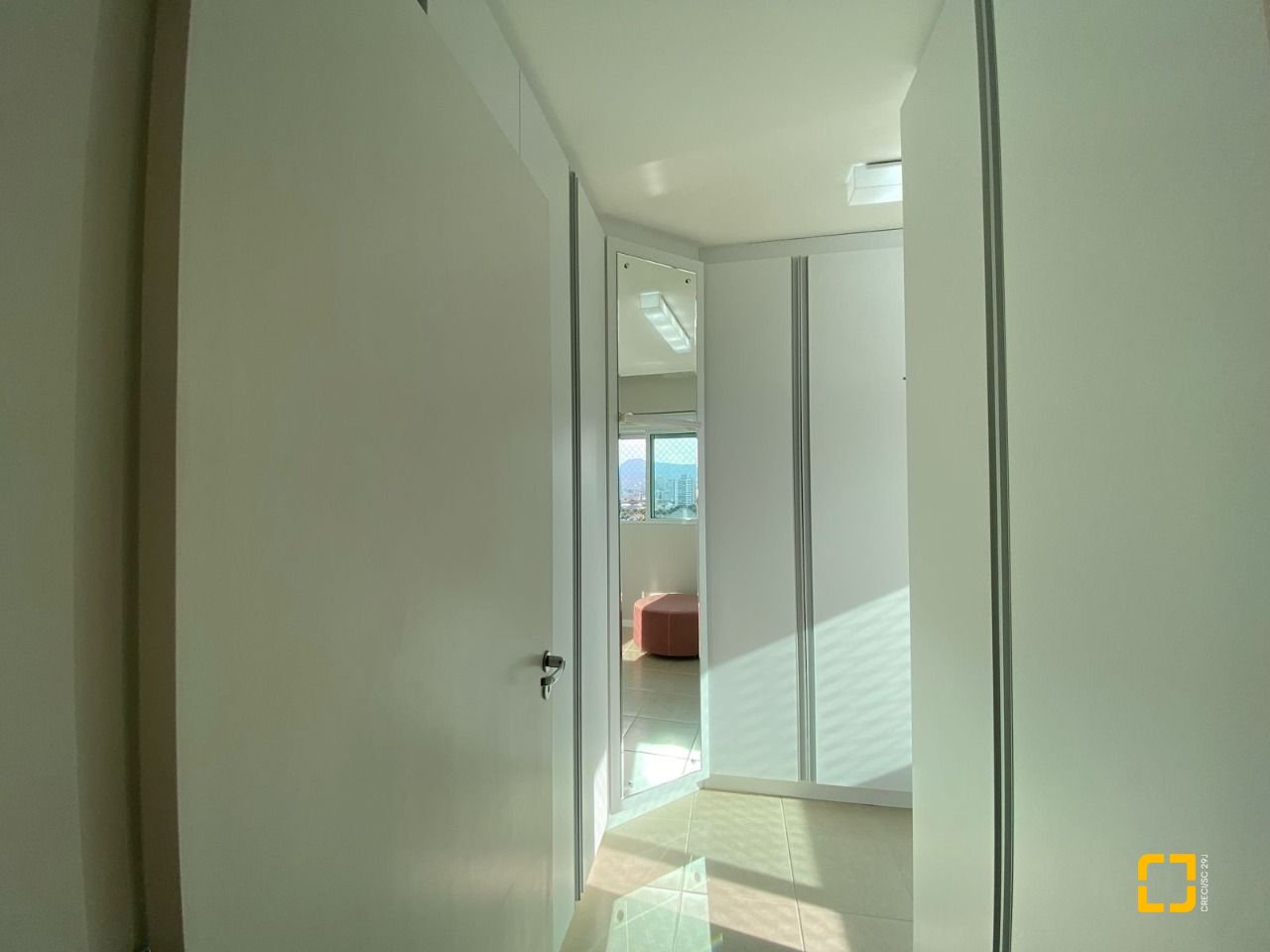 Apartamento com 109m², 4 quartos (sendo 1 suíte), 2 garagens, no bairro Estreito em Florianópolis
