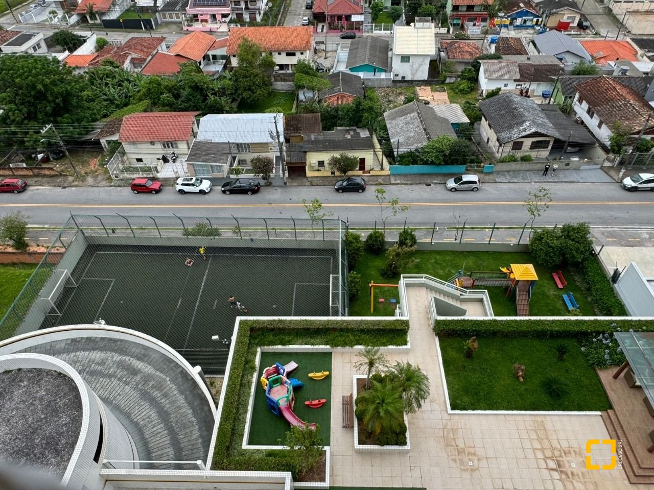 Apartamento com 109m², 4 quartos (sendo 1 suíte), 2 garagens, no bairro Estreito em Florianópolis