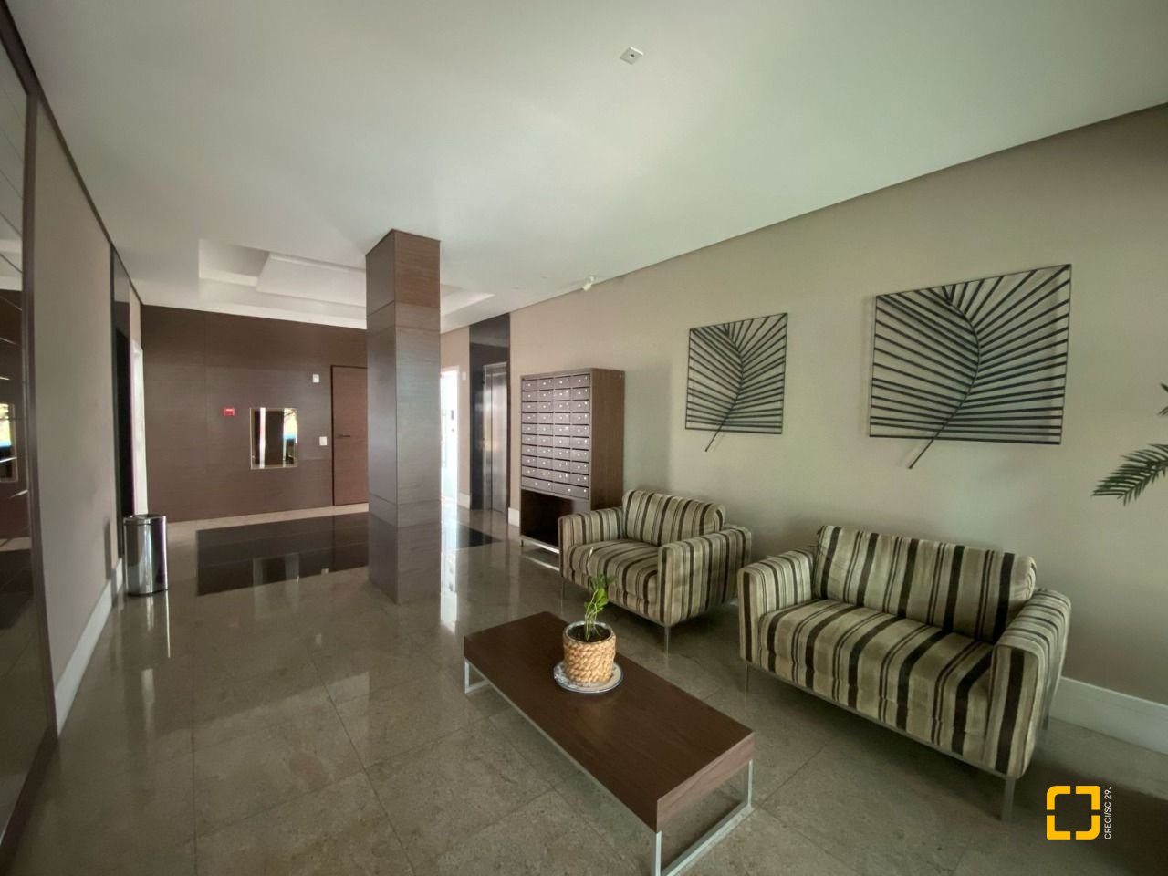 Apartamento com 109m², 4 quartos (sendo 1 suíte), 2 garagens, no bairro Estreito em Florianópolis