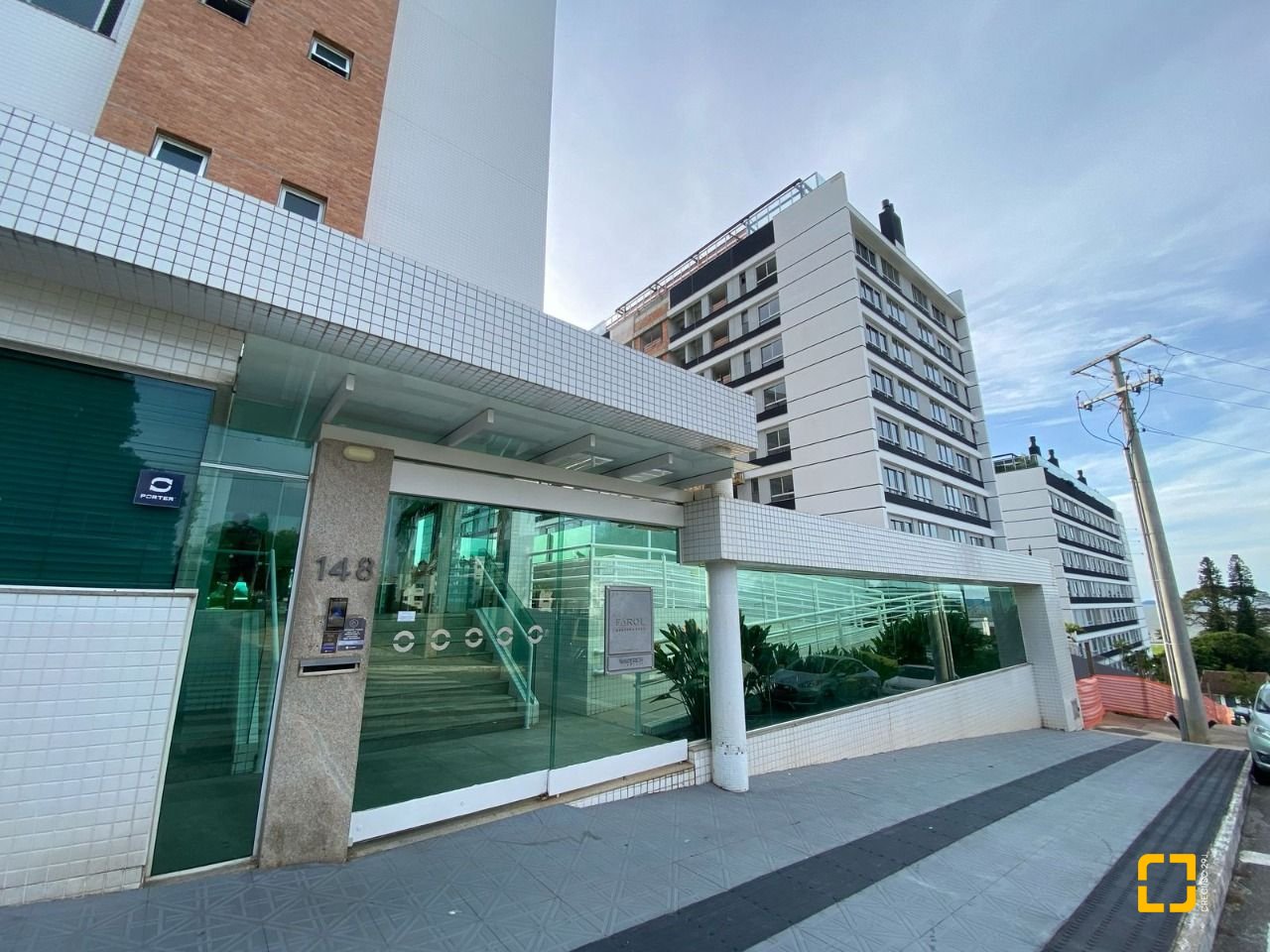 Apartamento com 109m², 4 quartos (sendo 1 suíte), 2 garagens, no bairro Estreito em Florianópolis