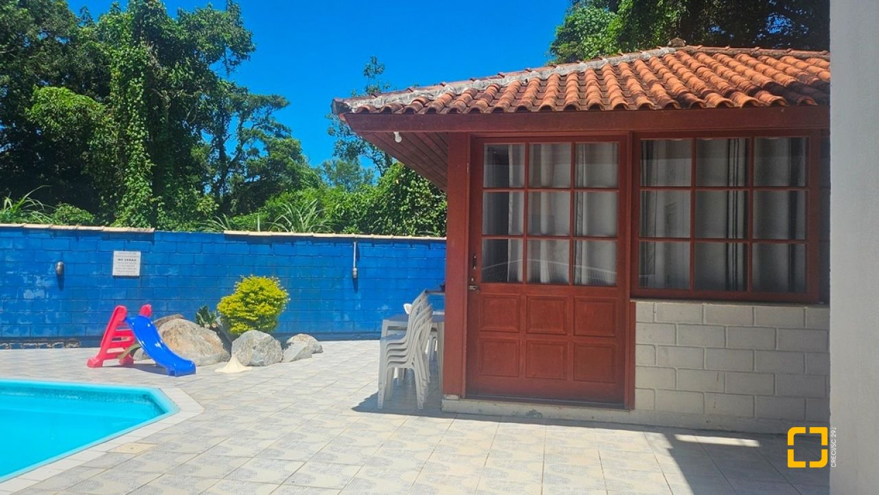 Apartamento com 69m², 4 quartos (sendo 1 suíte), 1 garagem, no bairro Canasvieiras em Florianópolis