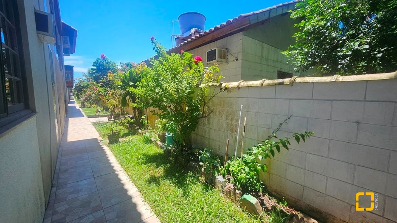 Apartamento com 69m², 4 quartos (sendo 1 suíte), 1 garagem, no bairro Canasvieiras em Florianópolis
