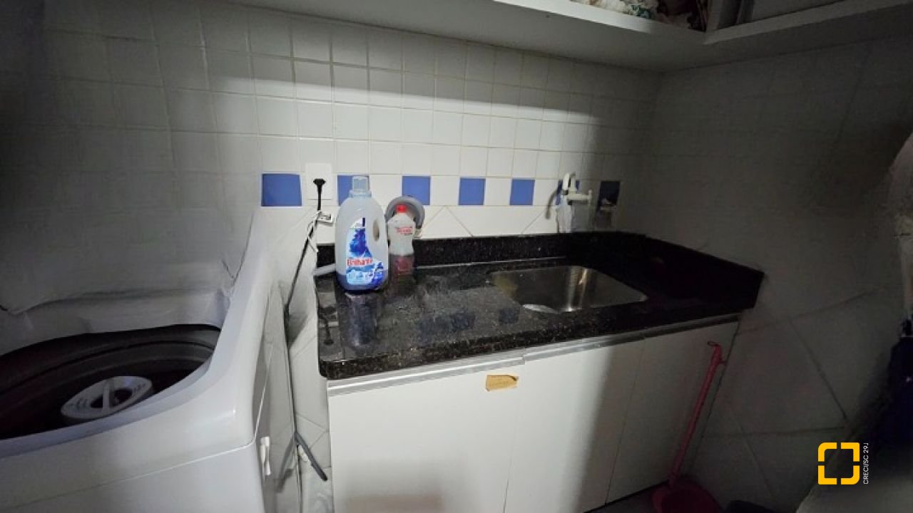 Apartamento com 69m², 4 quartos (sendo 1 suíte), 1 garagem, no bairro Canasvieiras em Florianópolis