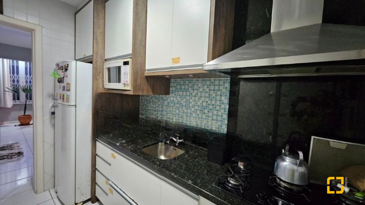 Apartamento com 69m², 4 quartos (sendo 1 suíte), 1 garagem, no bairro Canasvieiras em Florianópolis