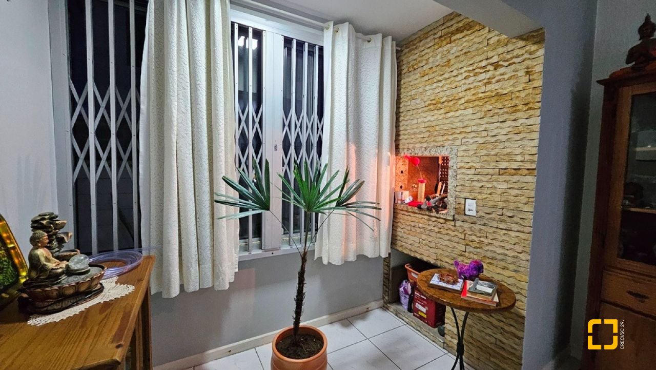 Apartamento com 69m², 4 quartos (sendo 1 suíte), 1 garagem, no bairro Canasvieiras em Florianópolis