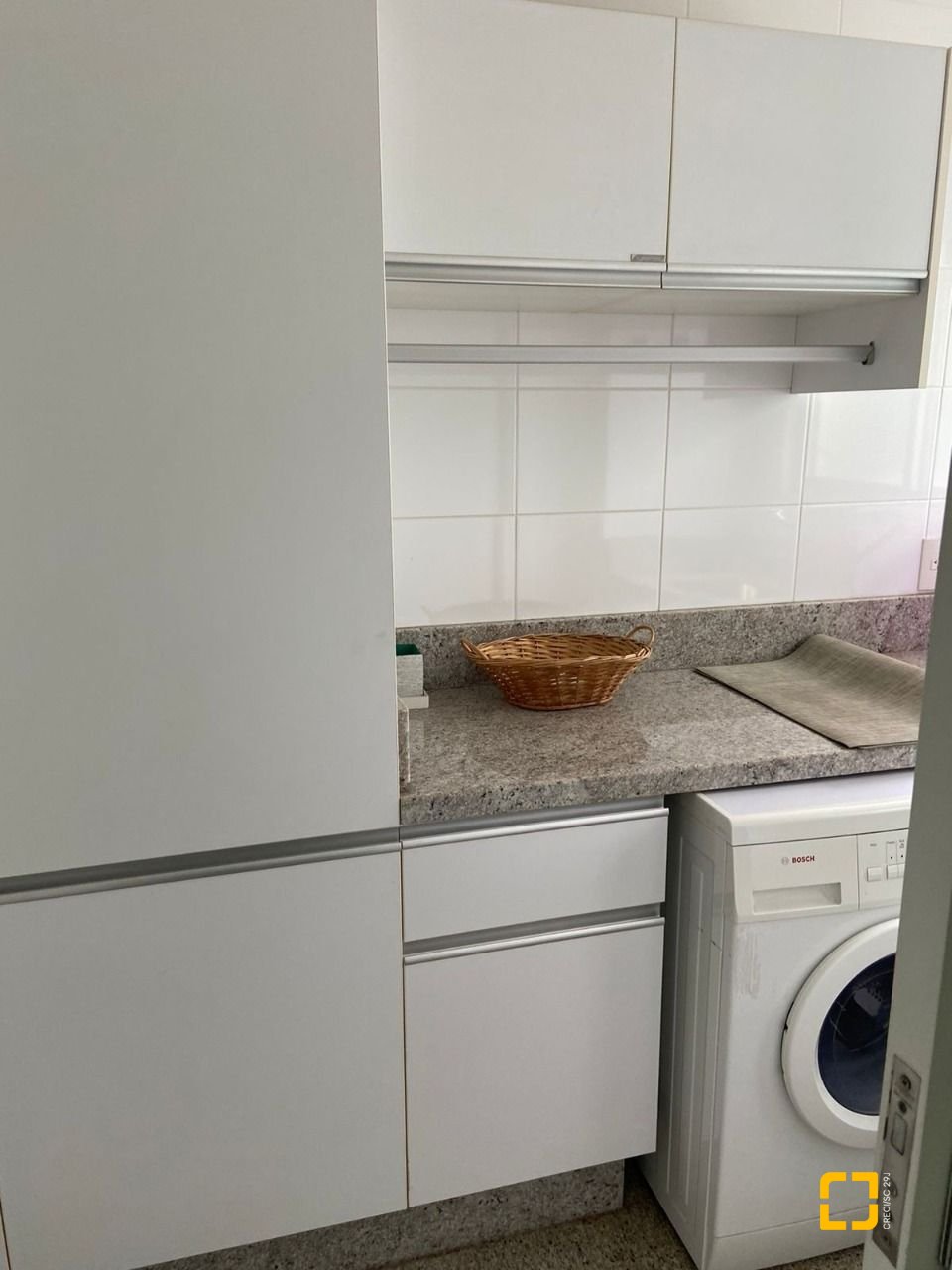 Apartamento com 112m², 4 quartos (sendo 2 suítes), 2 garagens, no bairro Centro em Florianópolis