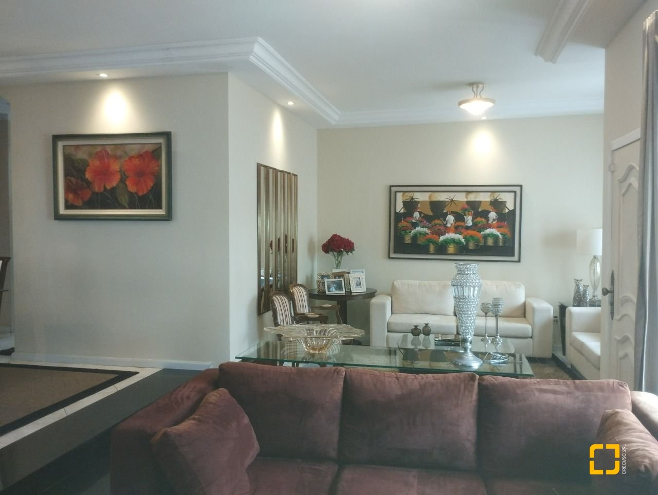Casa com 420m², 5 quartos (sendo 3 suítes), 2 garagens, no bairro Barreiros em São José