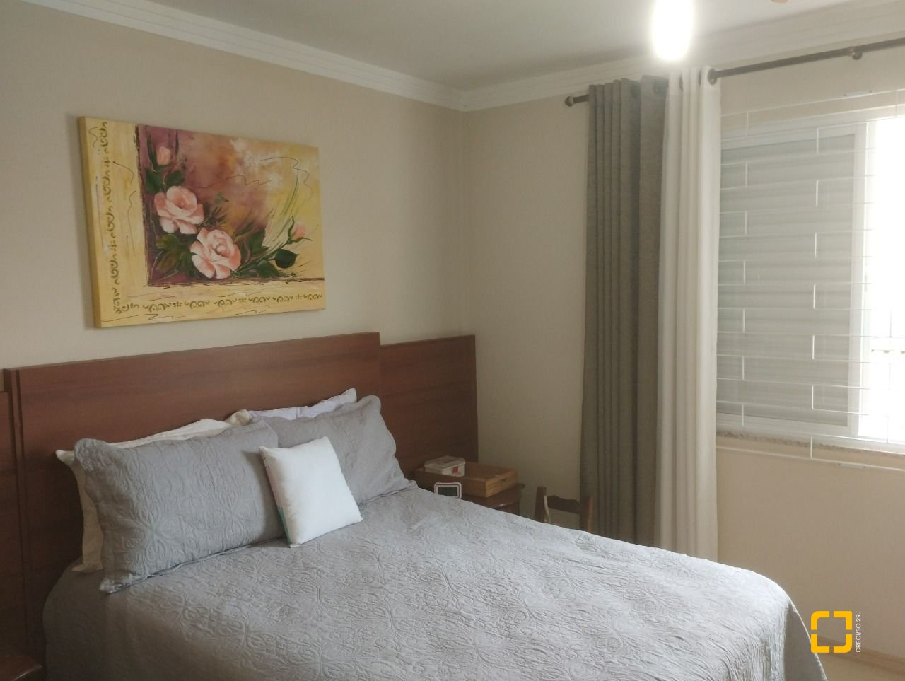 Casa com 420m², 5 quartos (sendo 3 suítes), 2 garagens, no bairro Barreiros em São José