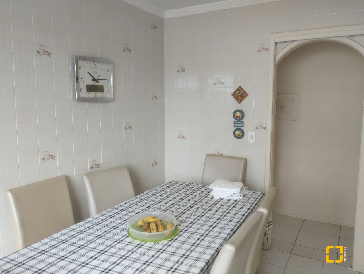Casa com 420m², 5 quartos (sendo 3 suítes), 2 garagens, no bairro Barreiros em São José