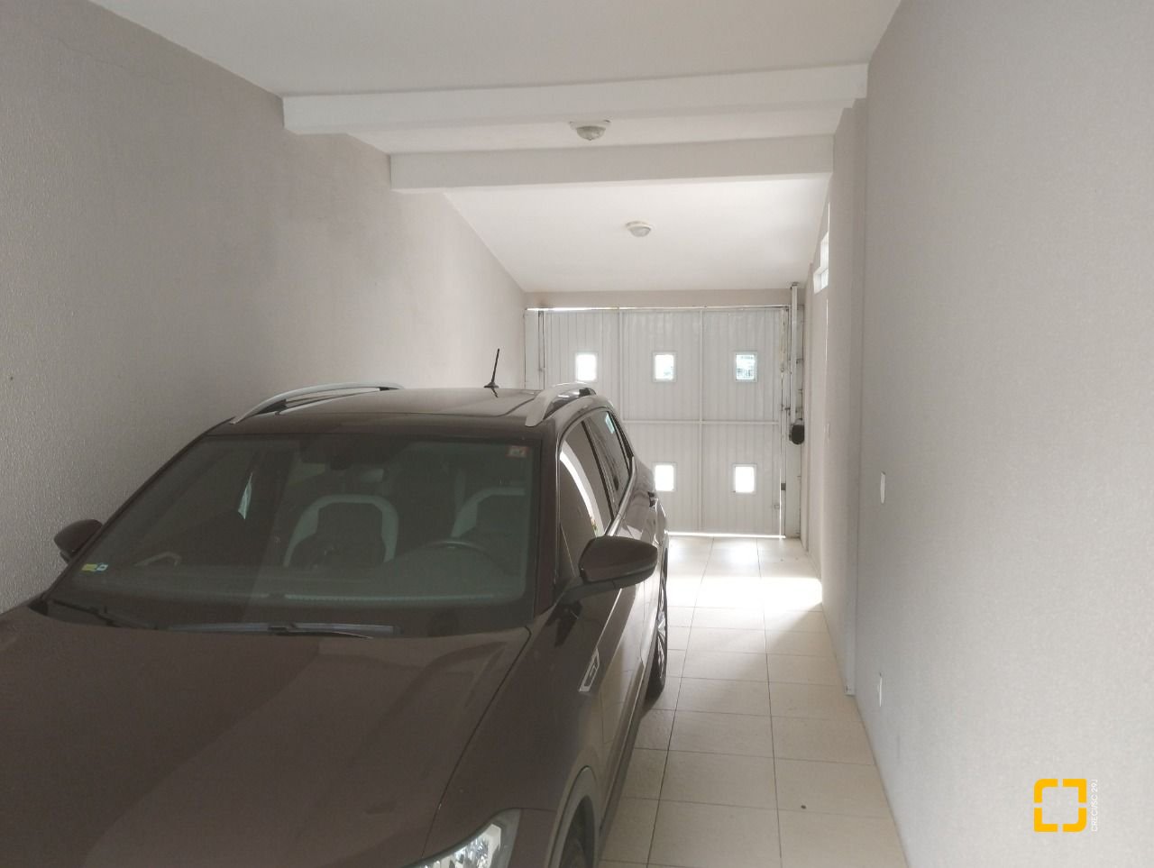 Casa com 420m², 5 quartos (sendo 3 suítes), 2 garagens, no bairro Barreiros em São José