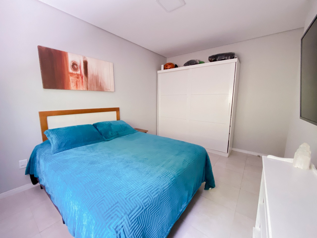 Casa com 200m², 4 quartos (sendo 1 suíte), 2 garagens, no bairro Ratones em Florianópolis