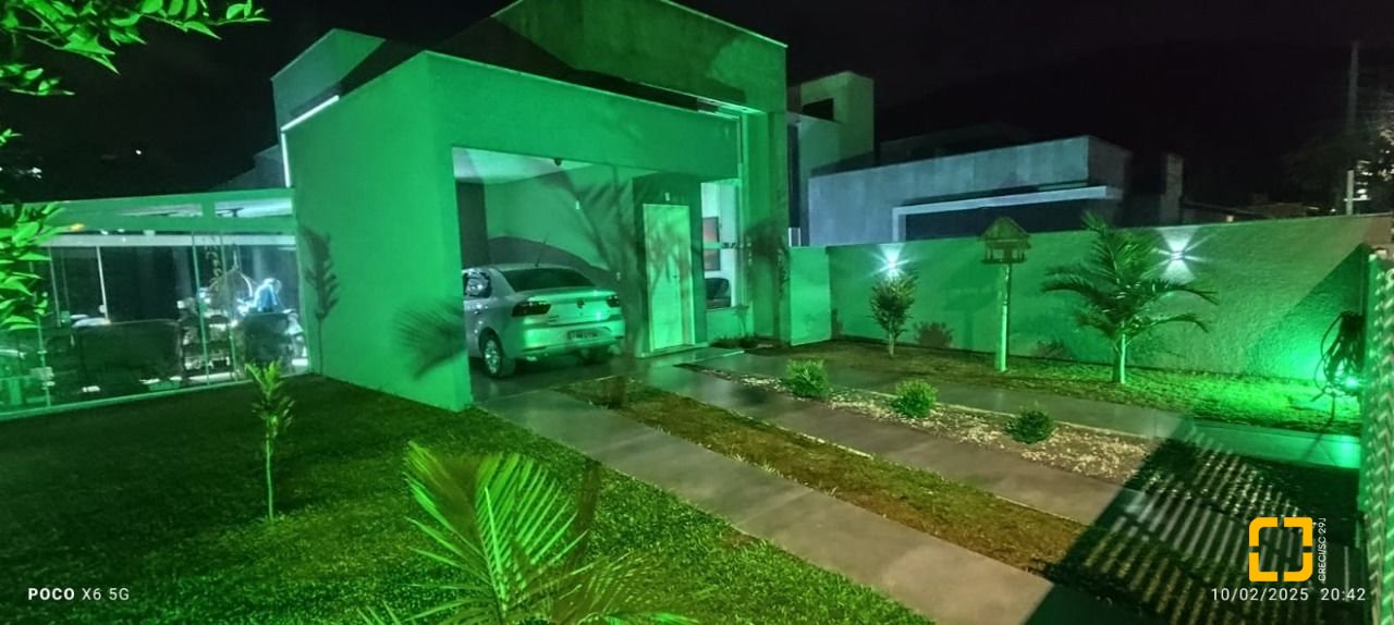 Casa com 145m², 4 quartos (sendo 1 suíte), 2 garagens, no bairro Ingleses em Florianópolis