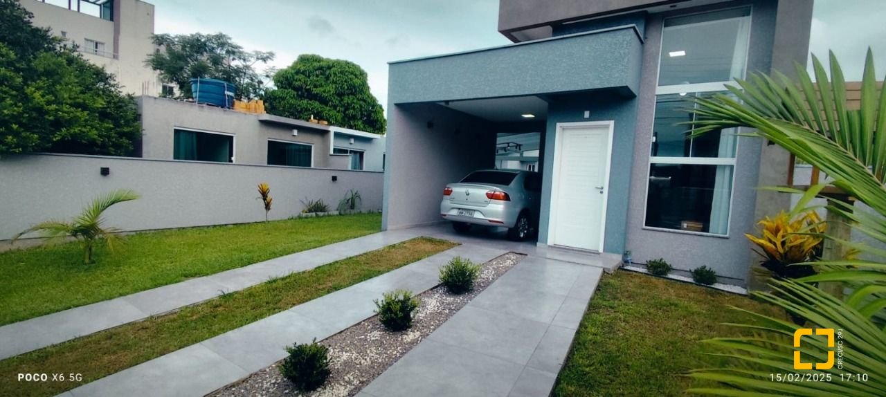 Casa com 145m², 4 quartos (sendo 1 suíte), 2 garagens, no bairro Ingleses em Florianópolis