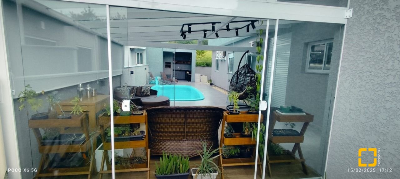 Casa com 145m², 4 quartos (sendo 1 suíte), 2 garagens, no bairro Ingleses em Florianópolis