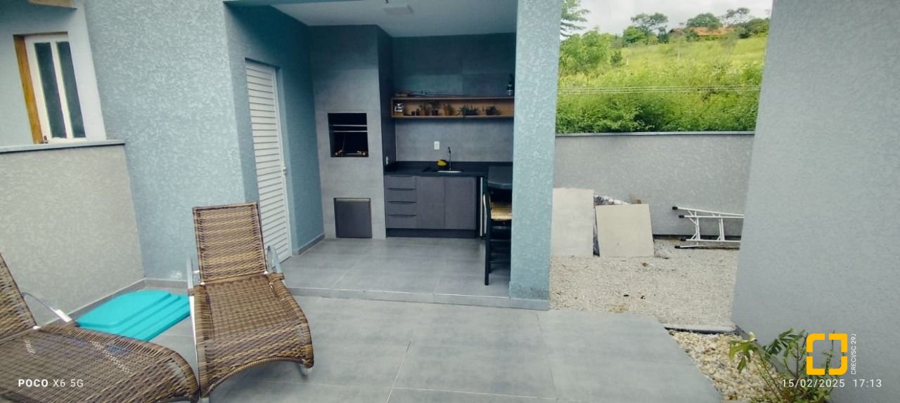 Casa com 145m², 4 quartos (sendo 1 suíte), 2 garagens, no bairro Ingleses em Florianópolis