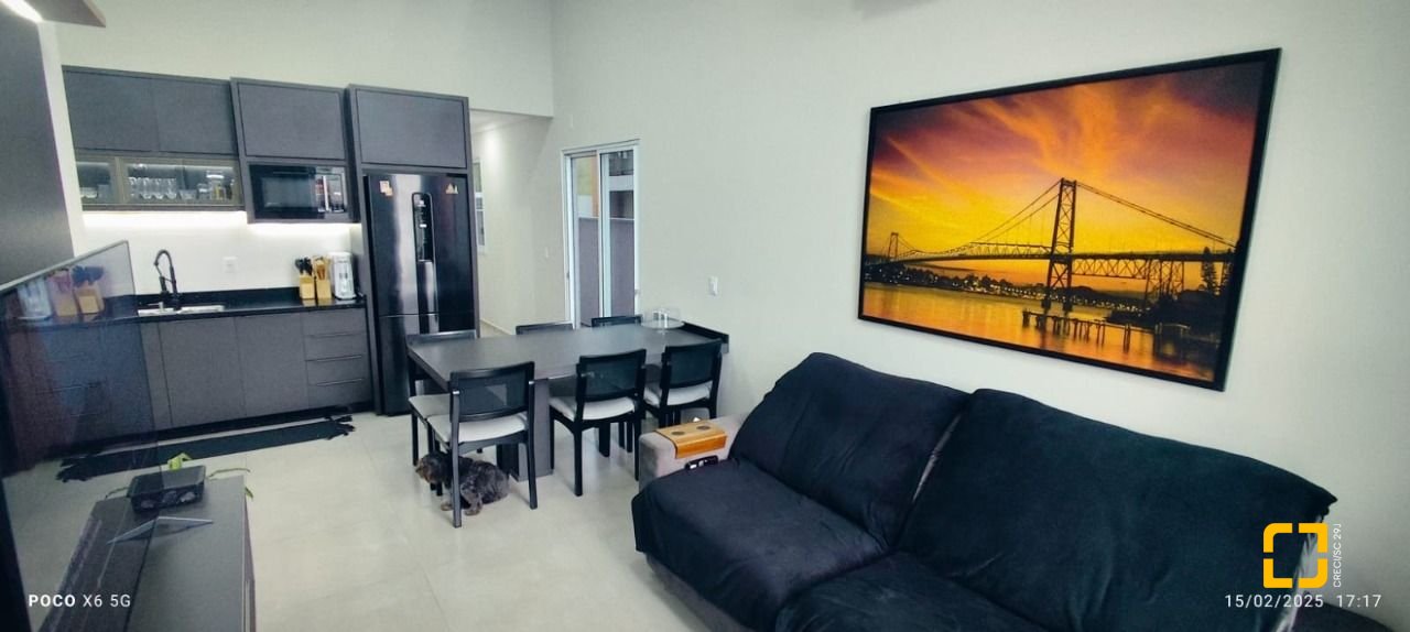 Casa com 145m², 4 quartos (sendo 1 suíte), 2 garagens, no bairro Ingleses em Florianópolis