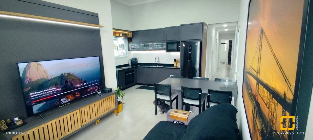 Casa com 145m², 4 quartos (sendo 1 suíte), 2 garagens, no bairro Ingleses em Florianópolis