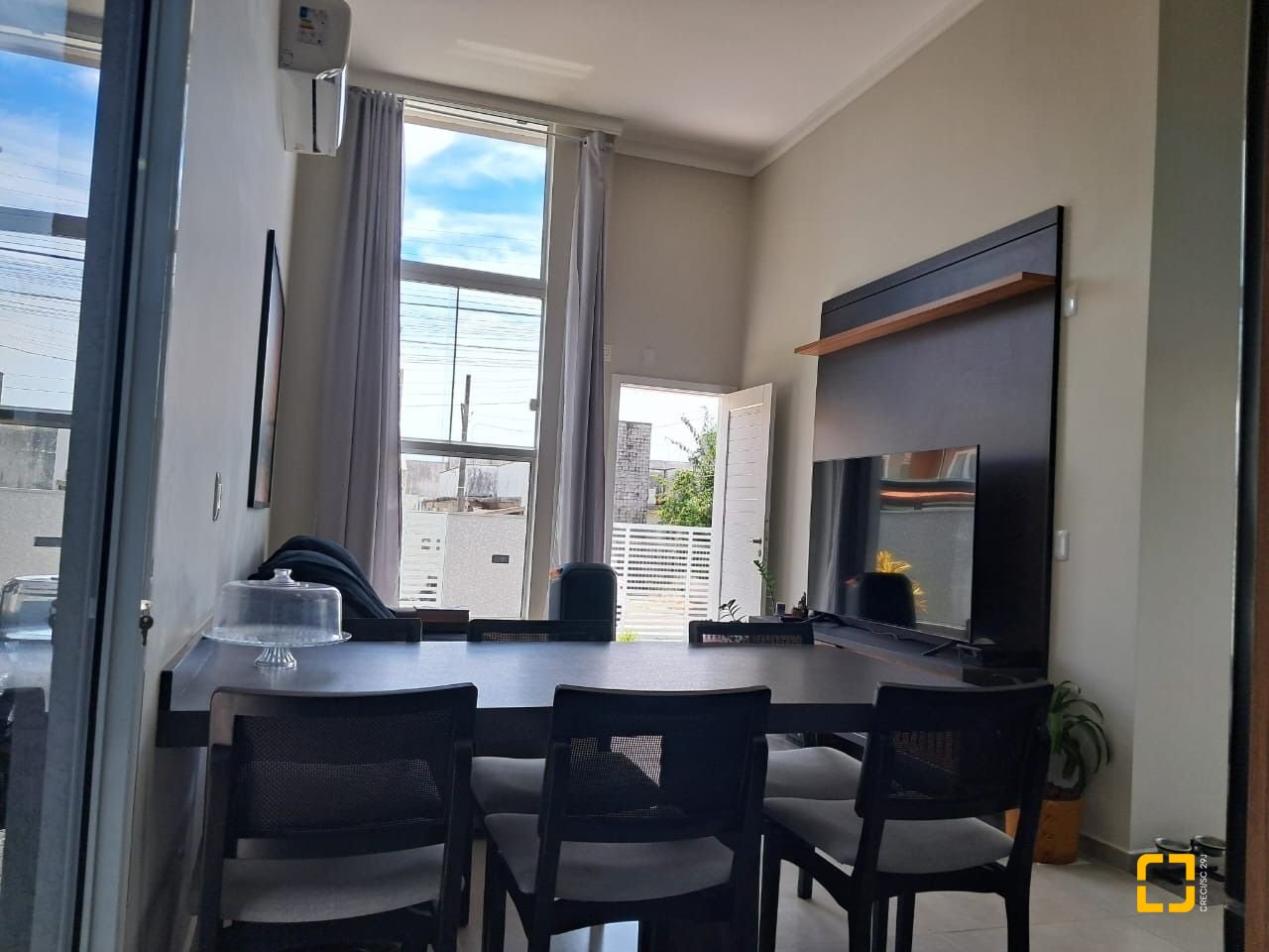 Casa com 145m², 4 quartos (sendo 1 suíte), 2 garagens, no bairro Ingleses em Florianópolis